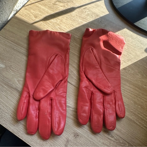 Vintage Fownes Red Leather cashmere lined Gloves - Picture 4 of 6